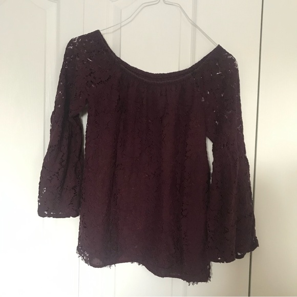 Chaser size small lace bell sleeve off the shoulder top - Picture 3 of 9